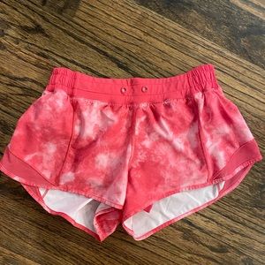 Lululemon hotty hot shorts size 6